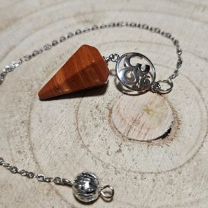 Imperial Red Jasper Om Radiesthesia Pendulum kyvadlo z červeného jaspisu symbol Om veštenie radiestézia uzemnenie