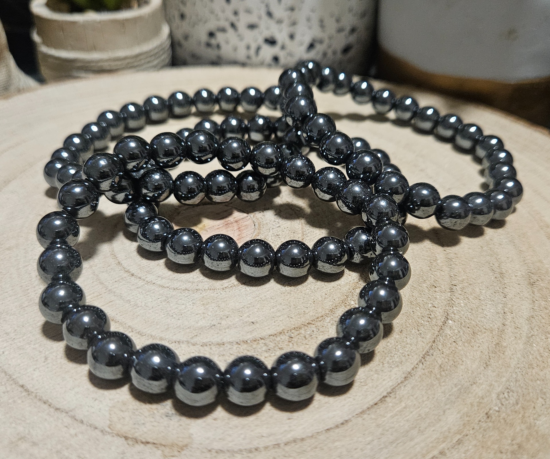 Uzemnenie Elegancie – Hematitový Náramok - 8 mm Guľôčkové Korálky