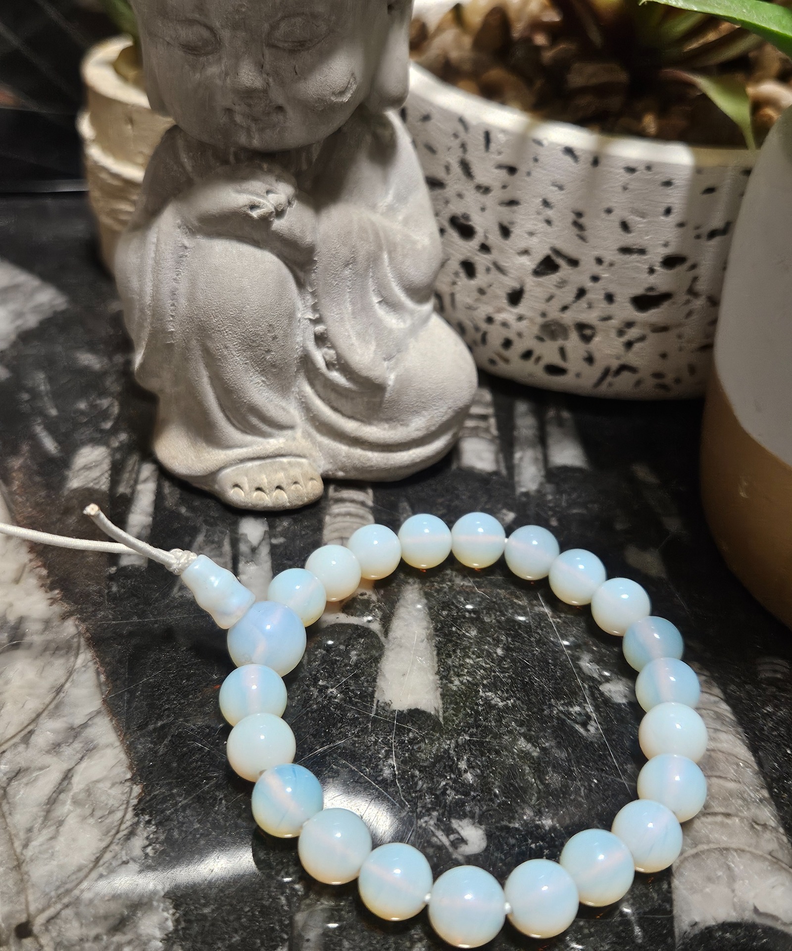 opalitovy naramok buddha koralky synteticky opalit kamen pokoja etericky lesk intuicia vnutorny klud meditacia tretie oko imperial-mineral