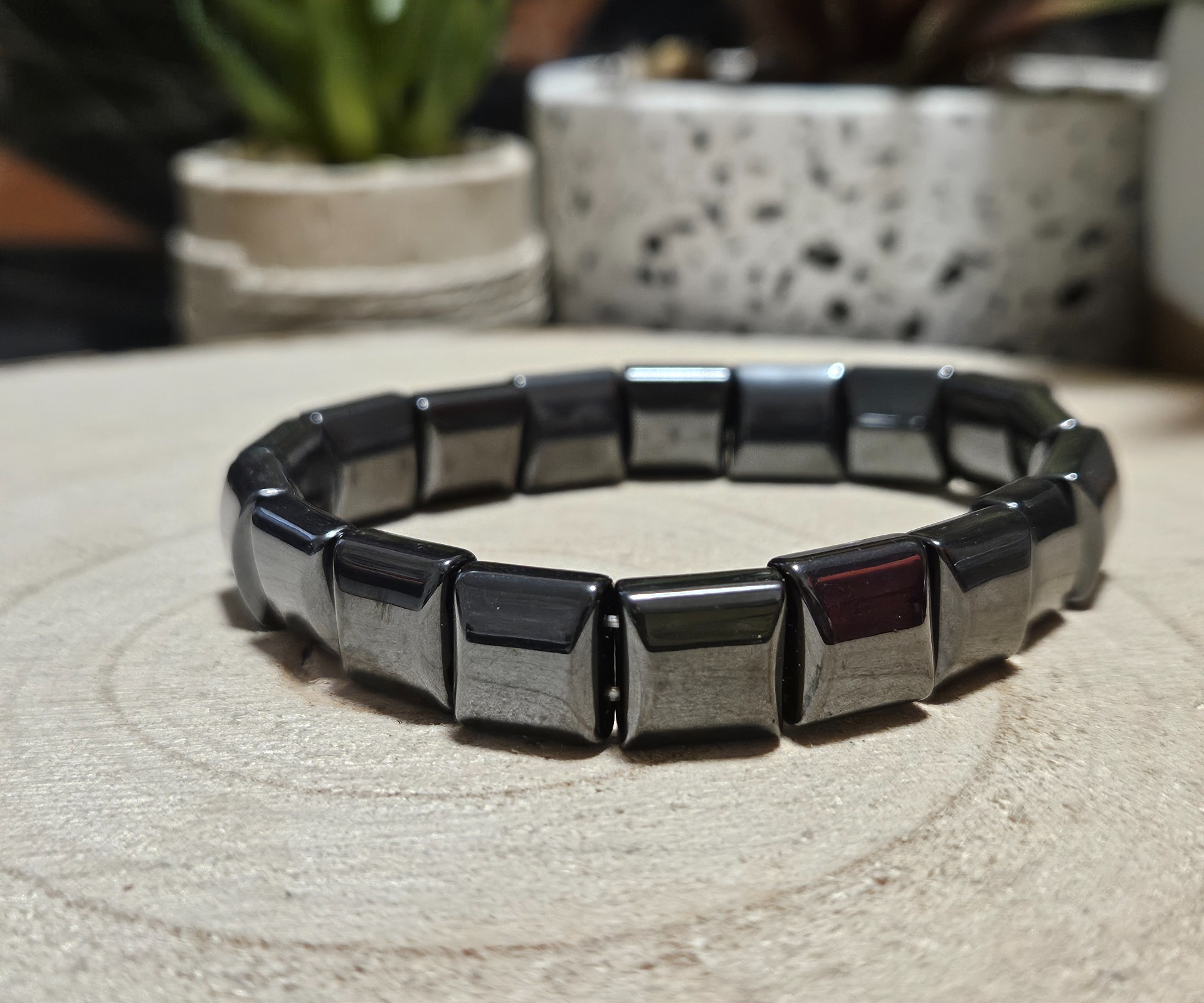 Magnetická Os Sily – XL Magnetický Hematitový Náramok (⌀17 mm)