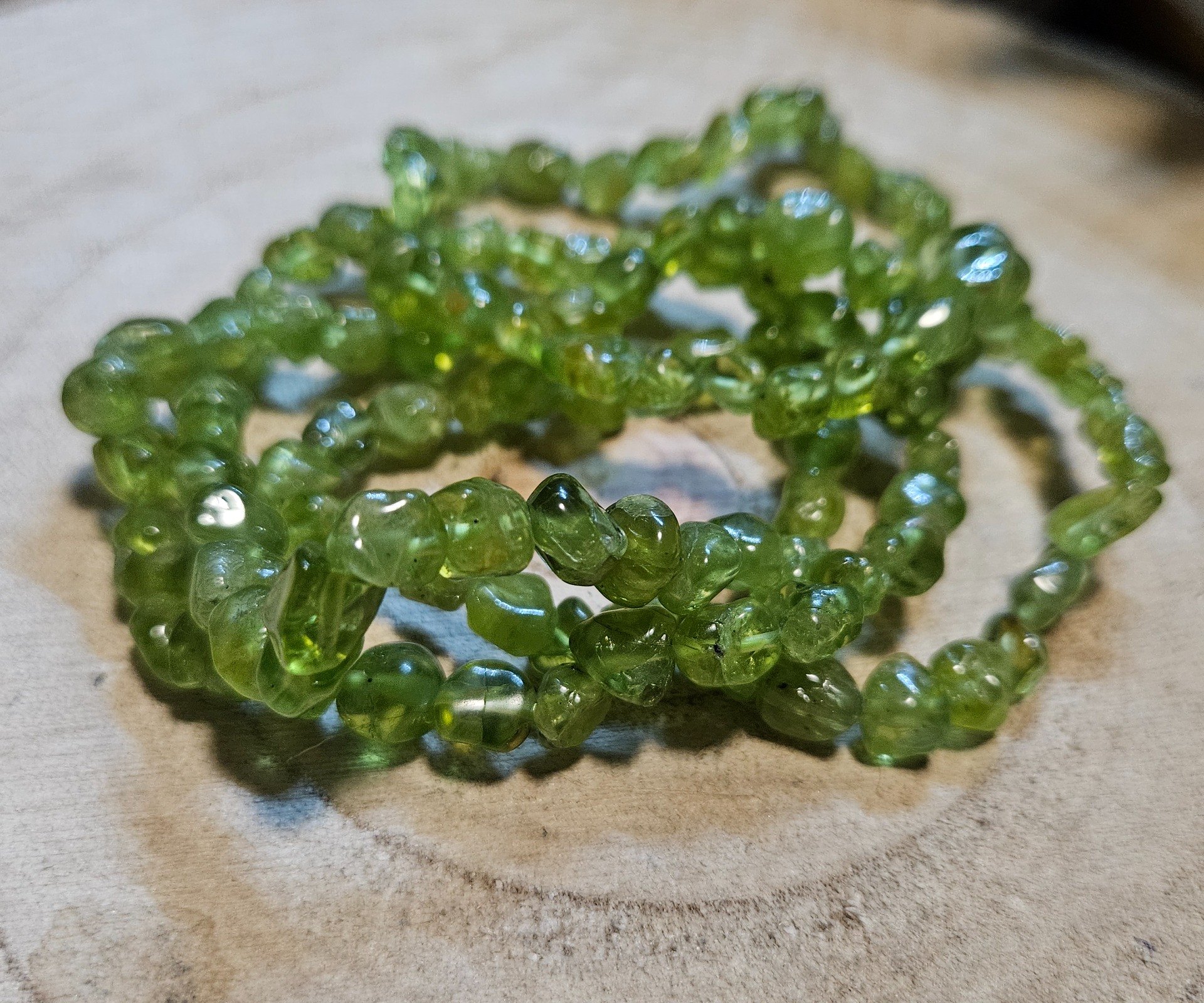 Imperial Forest Dew – Lesná rosa (Náramok z peridotu – nugget cca 5 mm)