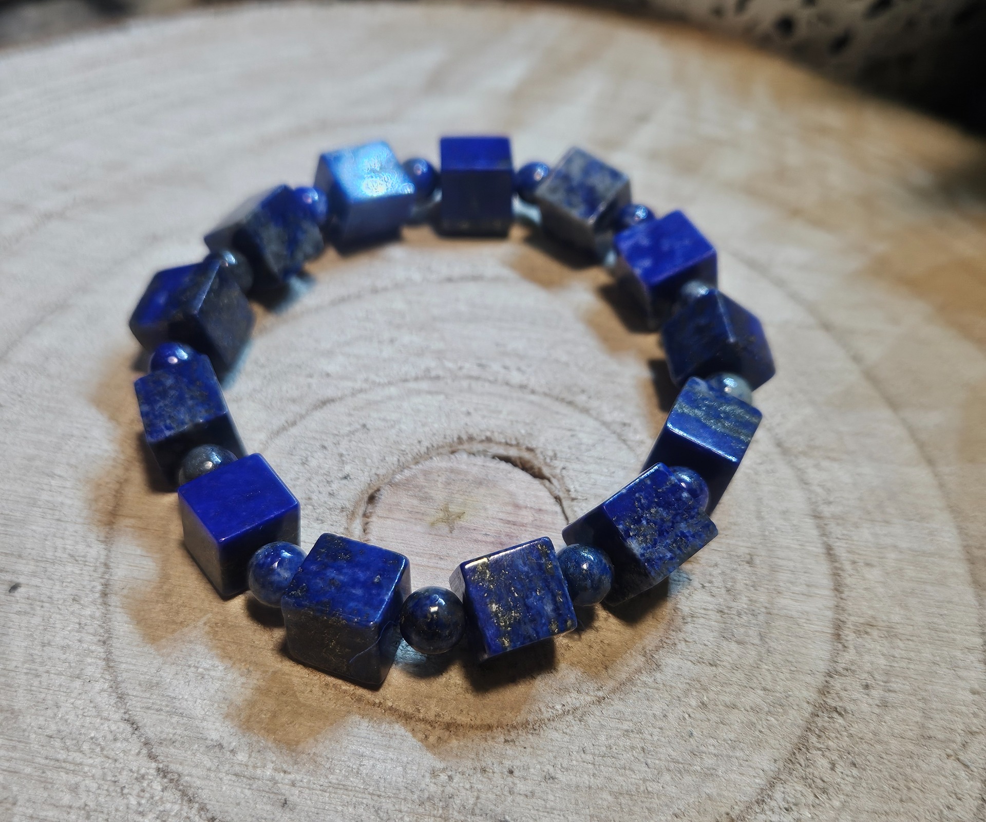 Imperial Lapis Cube – Structured Wisdom (Náramok z lapisu lazuli – kocky a guľôčky) - Image 2