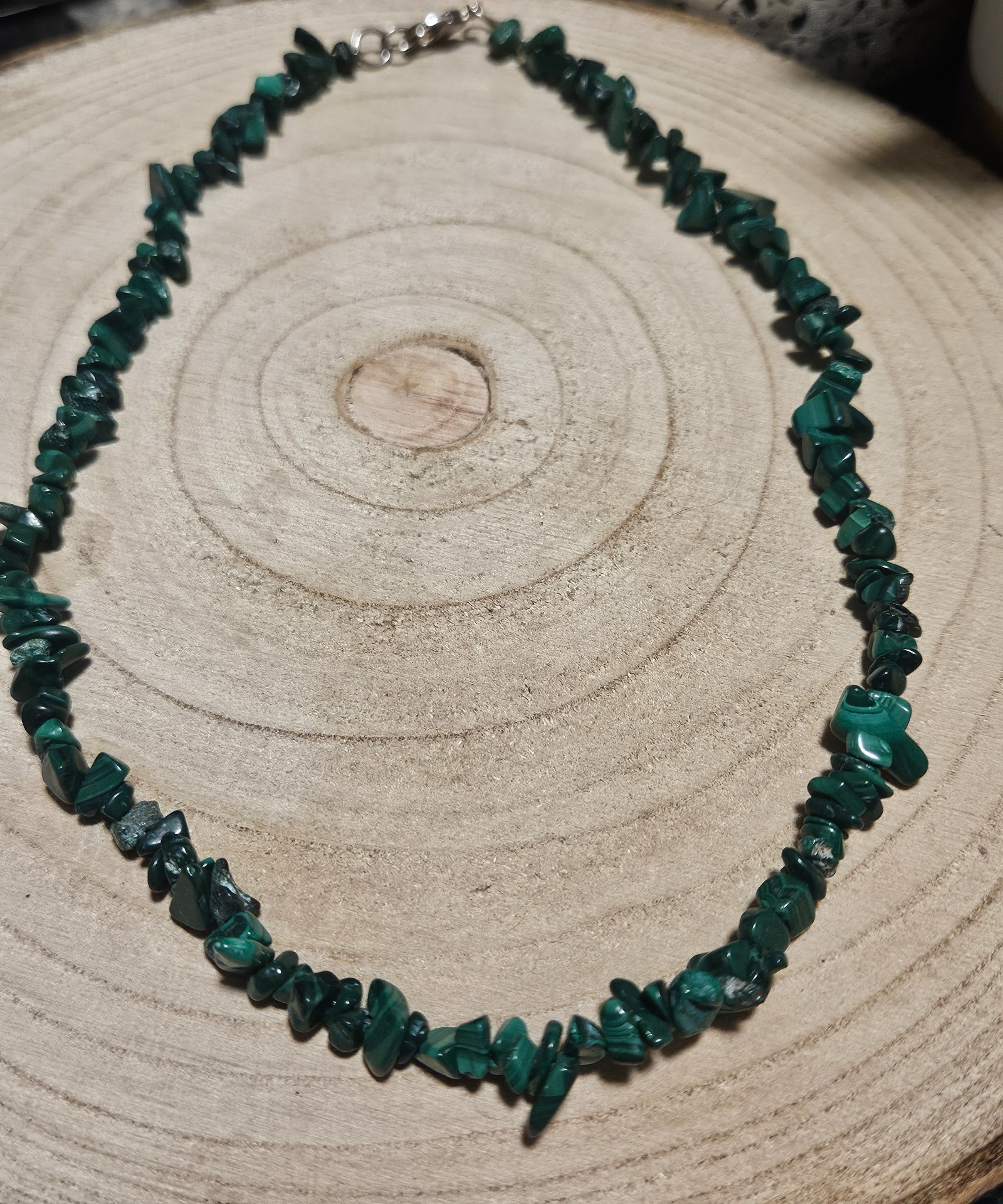 Imperial Malachite Essence Necklace nahrdelnik zo sekaneho lesteneho malachitu 45cm