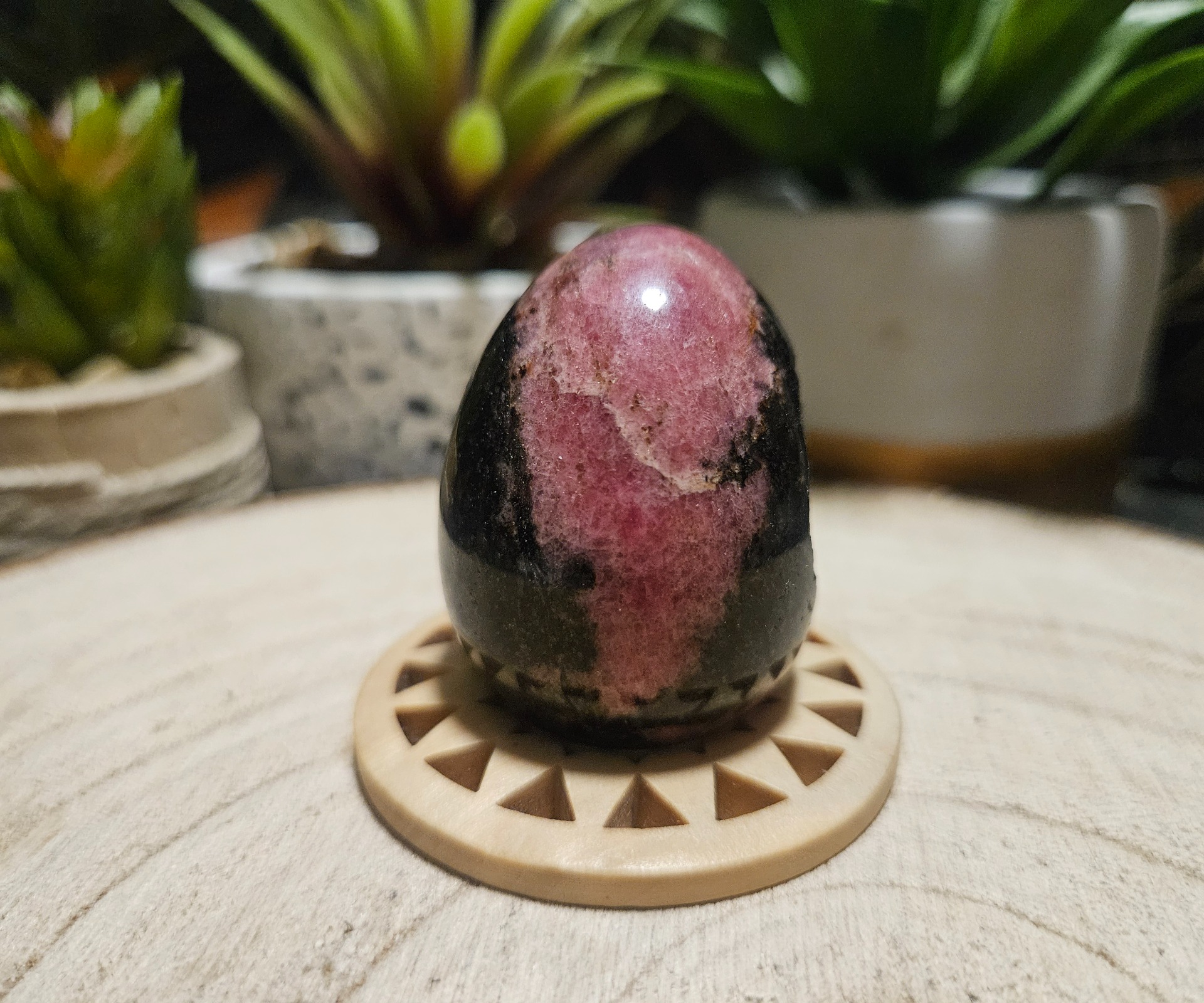 jedinecne rodonitove liecive vajce prirodny rodonit zberatelsky mineral srdcova cakra vajce obnovy ochrana sebalaska 96g imperial-mineral