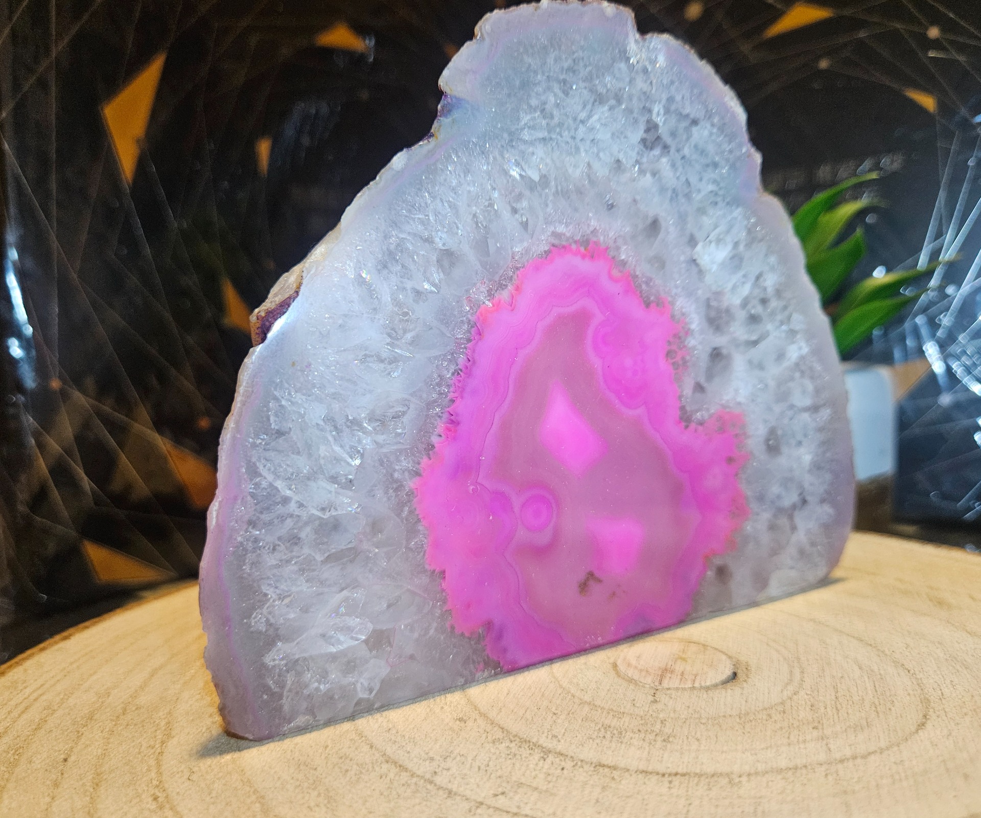 Imperial Pink Heart Agate Crystal Portal Geode naramok achatove tazitko pink kristal 11,5x14cm