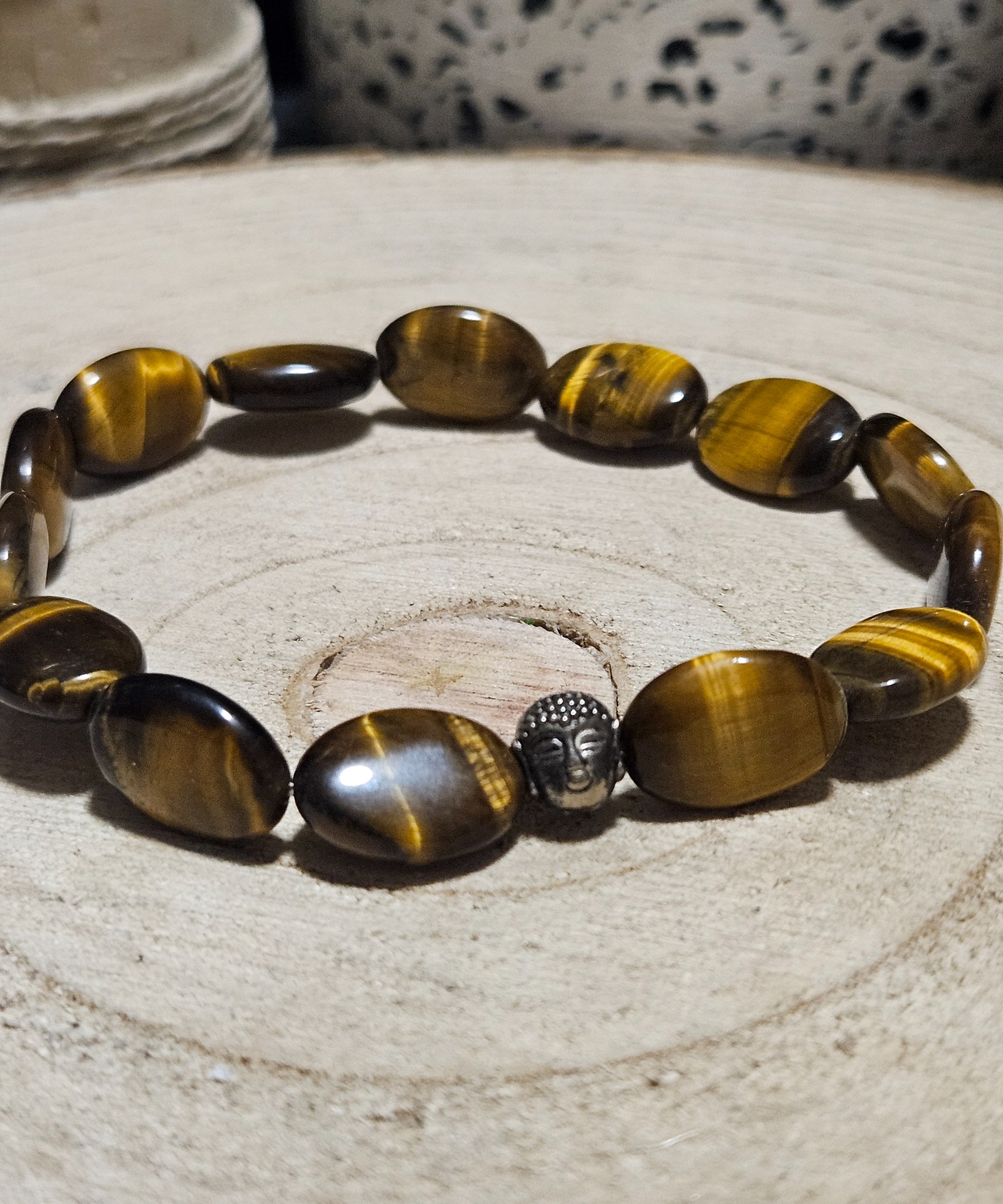 Imperial Buddha Path – Náramok vnútornej múdrosti (Prírodné Tigrie oko s hlavou Buddhu – handmade náramok z korálok na pružnej gumičke, 10x13 mm)