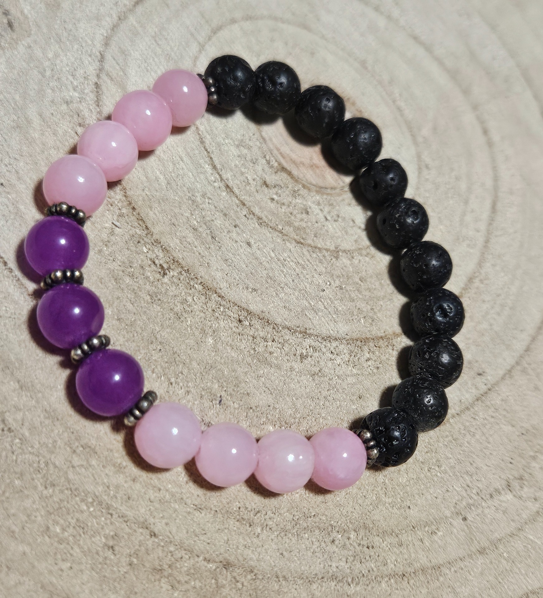 Imperial Ethereal Strength – Éterická sila (Handmade náramok z lila-ružového jadeitu a lávového kameňa, 8 mm, 17-18 cm)