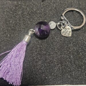 Imperial Amethyst Guardian kľúčenka s fasetovaným ametystom fialovým strapcom a srdiečkom Made with Love