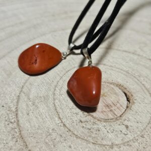 Imperial Red Jasper Grounding Energy Necklace privesok cerveny jaspis cierny remienok nahrdelnik kamen odvahy mineraly rucna vyroba